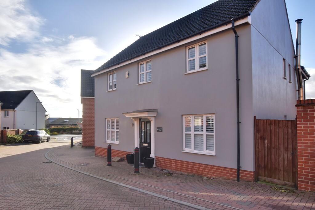4 bedroom detached house for sale in Ranulf Road, Flitch Green, CM6