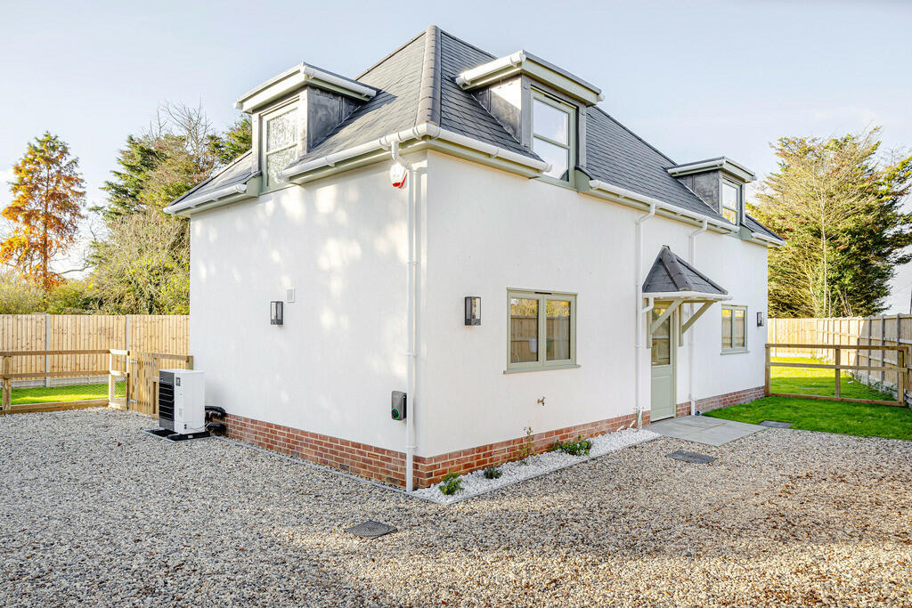 Additional property image - Chelmsford Road, Onslow Green