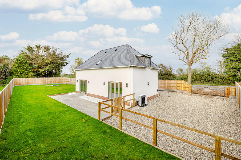Additional property image - Chelmsford Road, Onslow Green