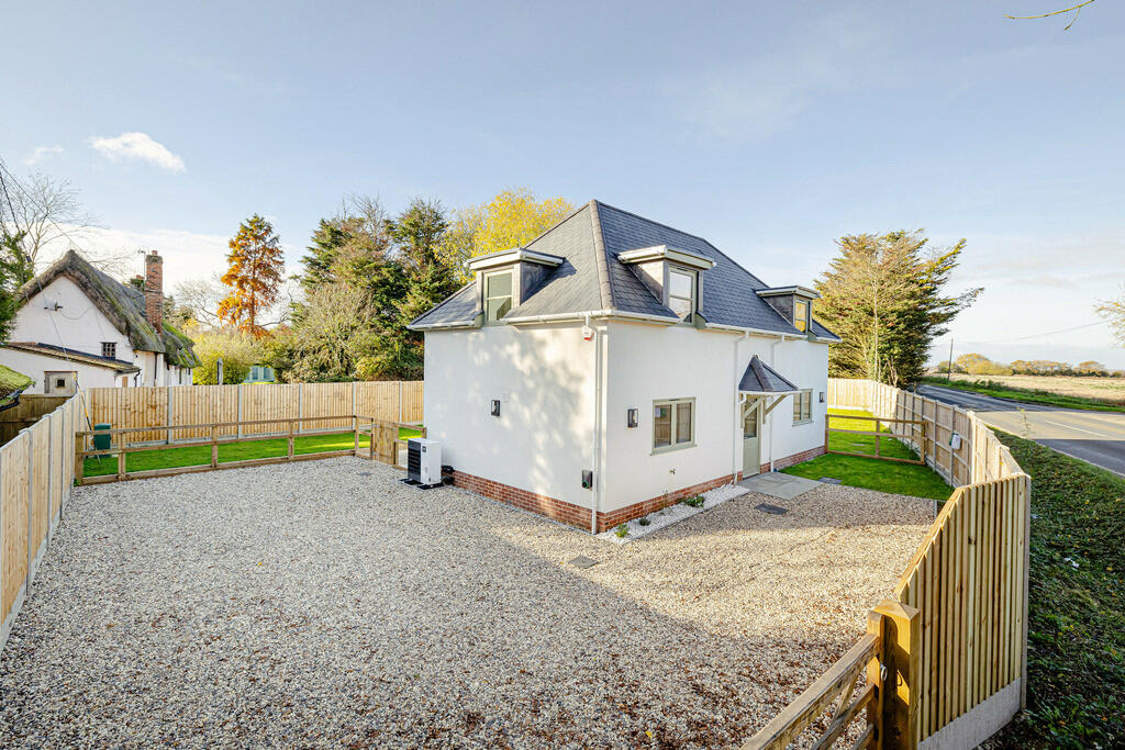 Additional property image - Chelmsford Road, Onslow Green