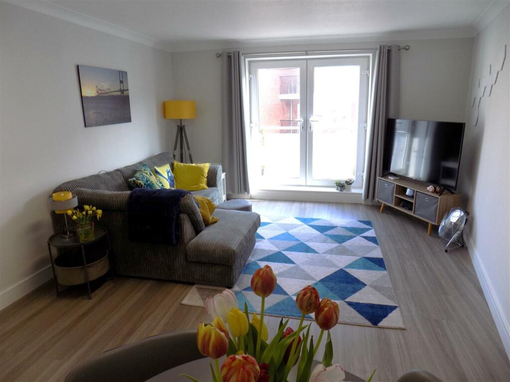 2 bedroom flat for sale in Ashby Place, Southsea, PO5
