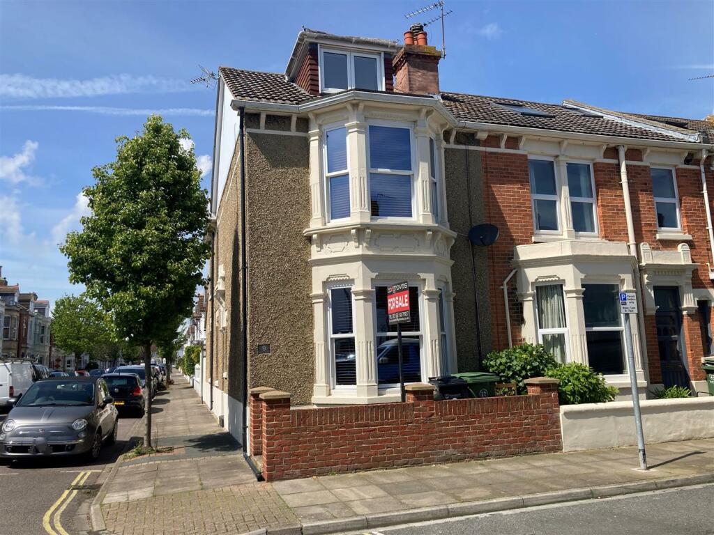 4 bedroom end of terrace house for sale in Chitty Road, Southsea, PO4