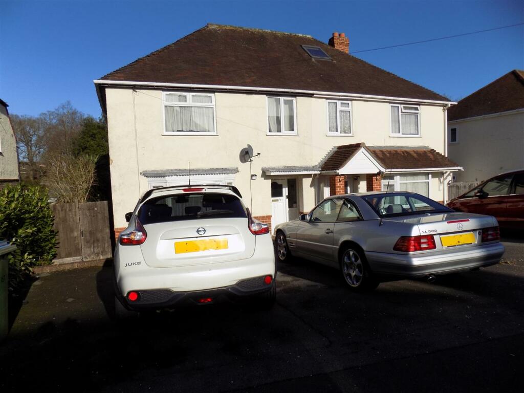 3 bedroom semidetached house for sale in Gudge Heath Lane, Fareham, PO15