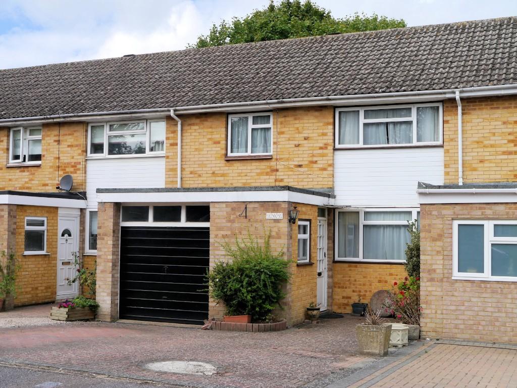 3 bedroom terraced house for sale in Wood Close, Windsor, Berkshire, SL4