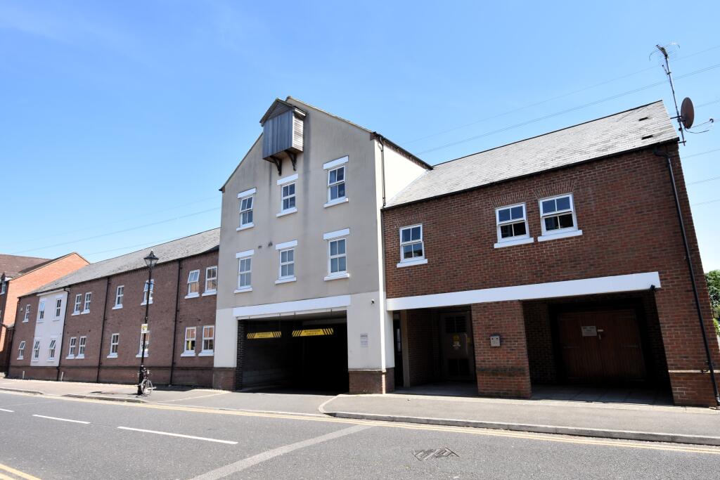 Main image of property: Waterford Gate, Aylesbury, HP19