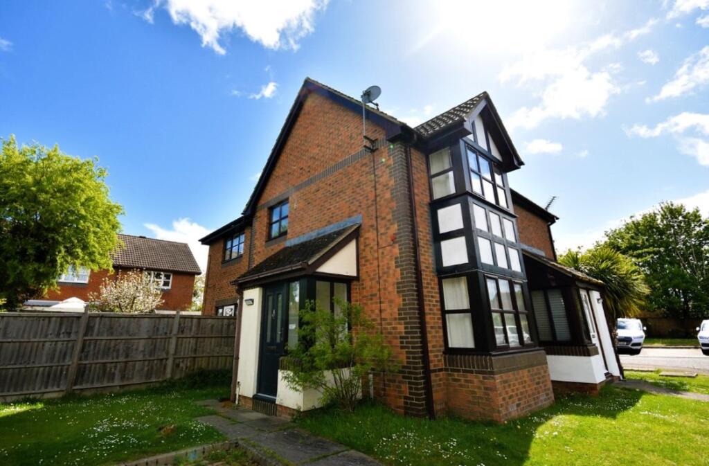 Main image of property: Curlew, Watermead, HP19