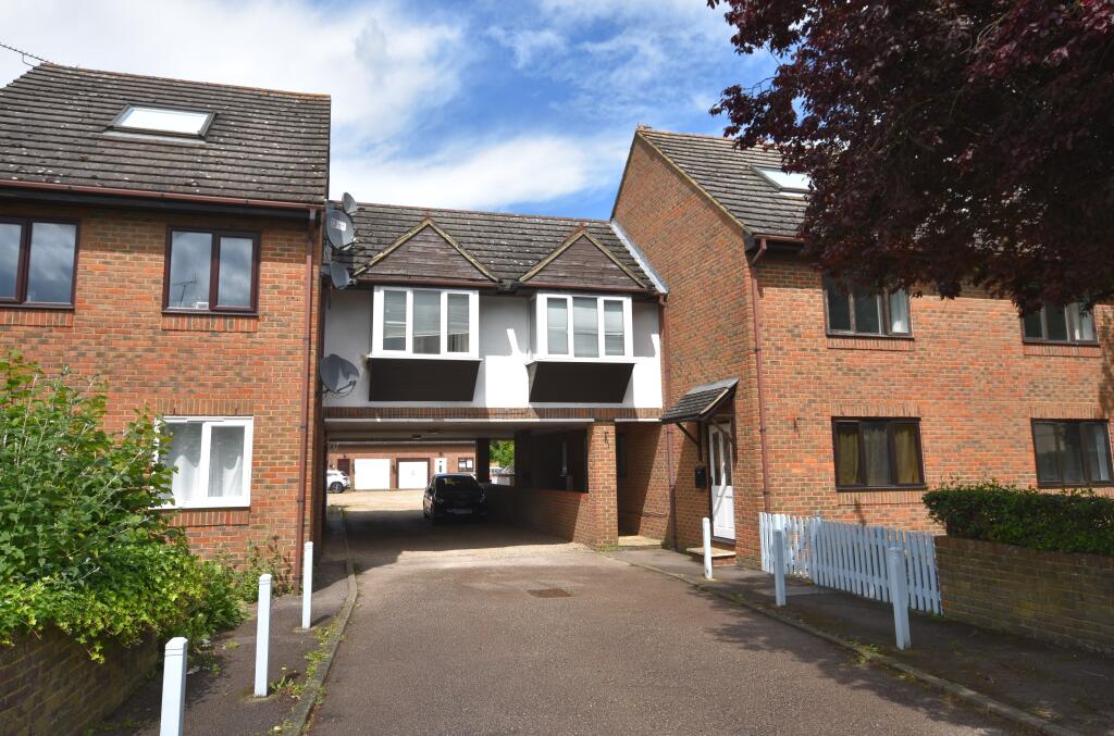 Main image of property: Apsley Court, 49 Bicester Road, Aylesbury, HP19