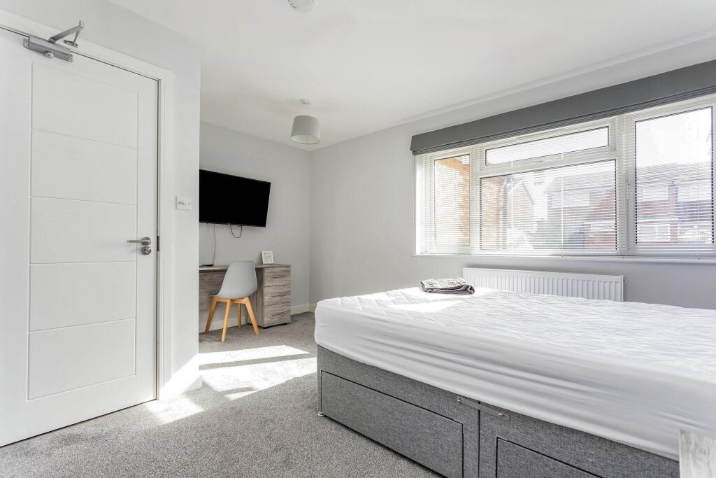 Main image of property: Chaucer Drive, Aylesbury, Buckinghamshire, HP21