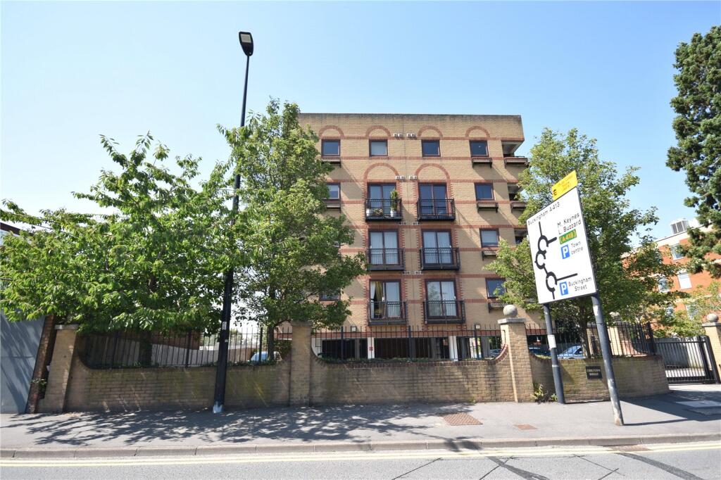 Main image of property: Chiltern House, Oxford Road, Aylesbury, HP19