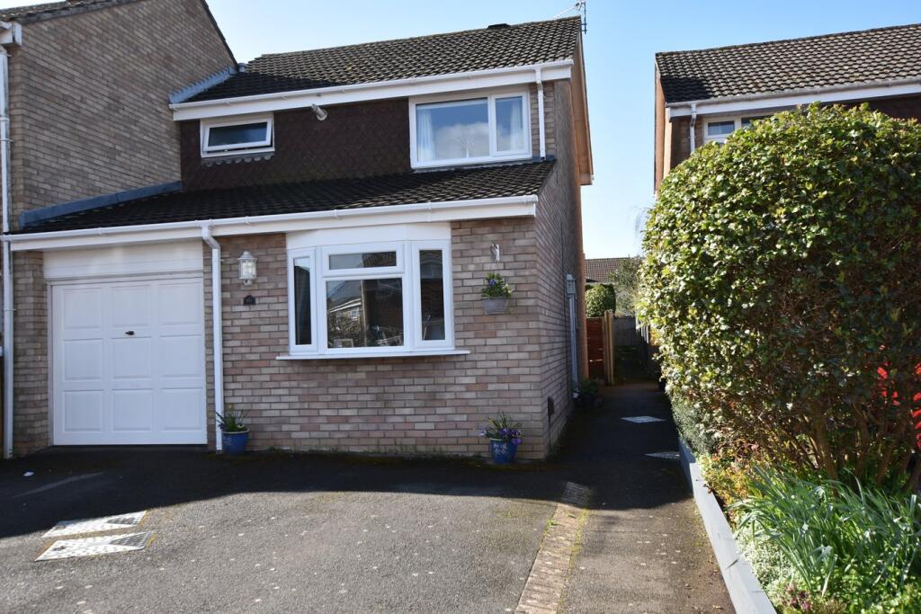 Main image of property: Winchcombe Close, Nailsea, Bristol, BS48