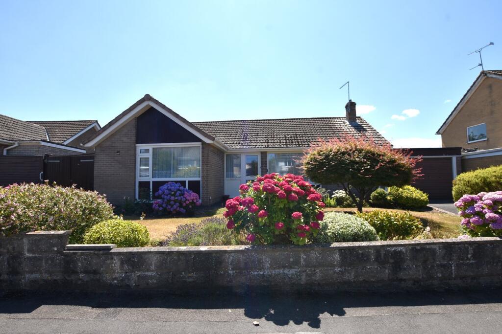 Main image of property: Meadway Avenue, Nailsea, Nailsea, BS48