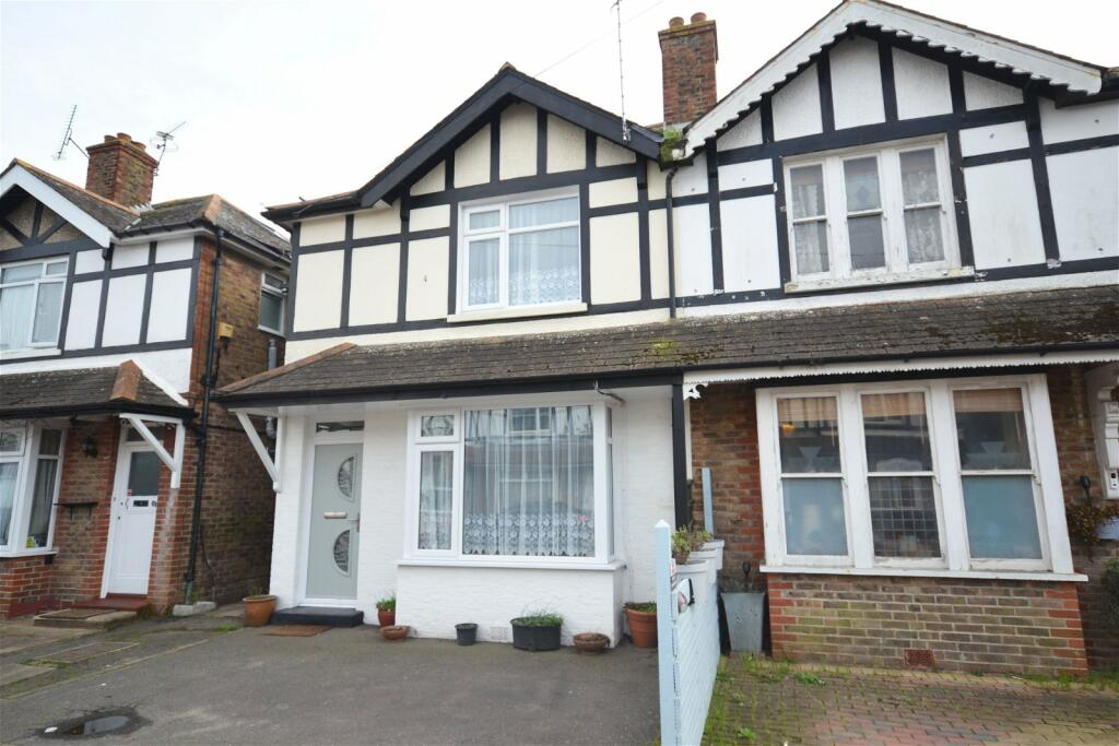 3 bedroom semidetached house for sale in Kenilworth Road, Bognor Regis