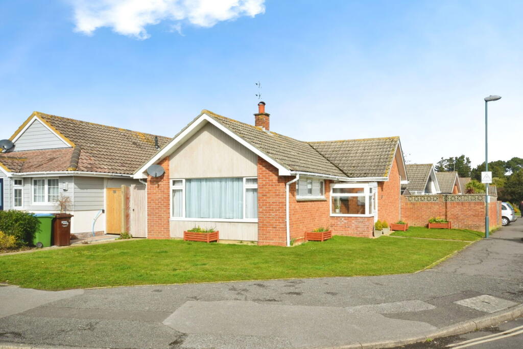 Main image of property: Wroxham Way, Bognor Regis, PO22 8ES