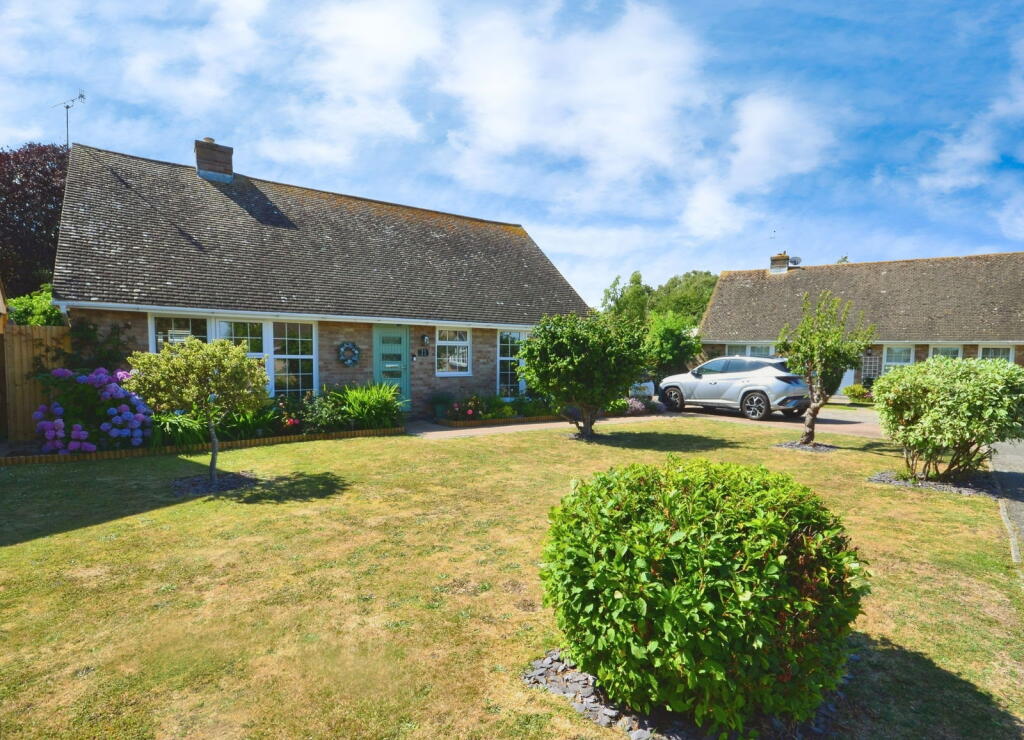Main image of property: Castlereagh Green, Bognor Regis, PO22 8HU