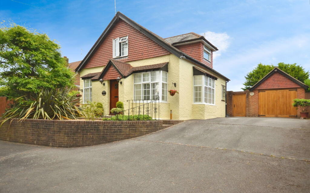 Main image of property: Station Road, Angmering, Littlehampton, BN16 4HY