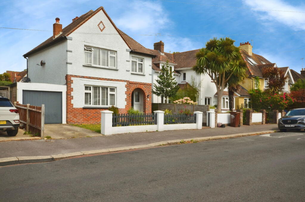 Main image of property: Hillsboro Road, Bognor Regis, PO21 2DX