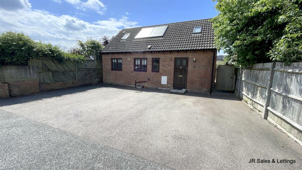 Main image of property: Hammondstreet Road, West Cheshunt