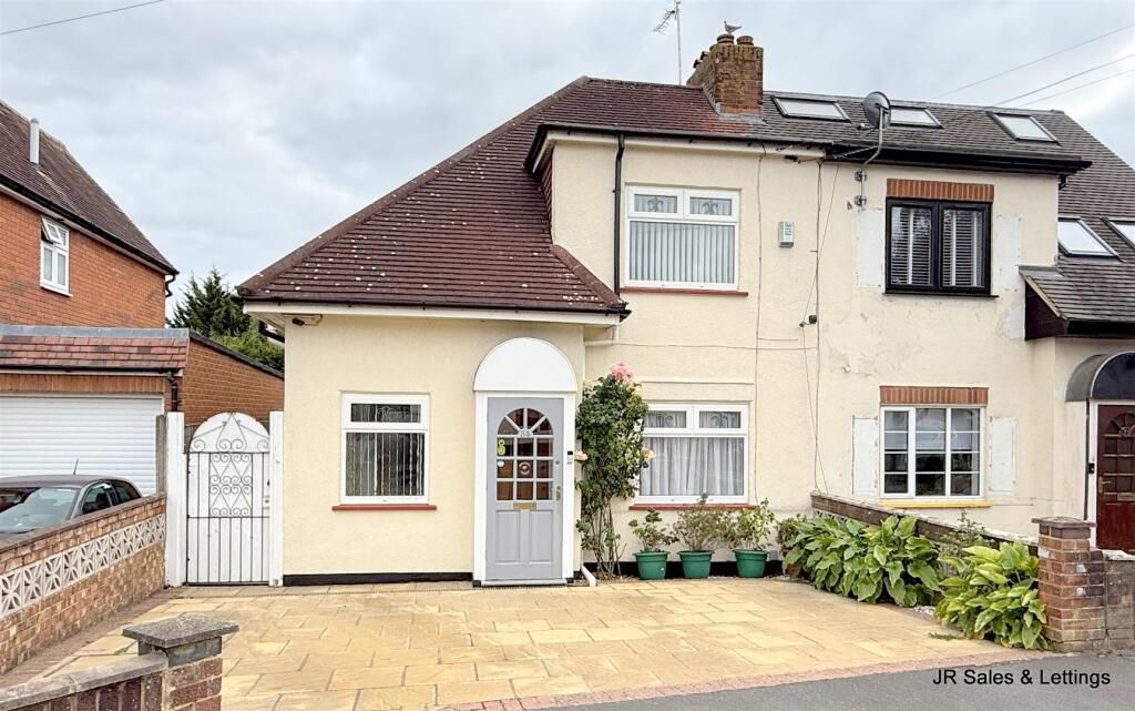 Main image of property: The Drive, Goffs Oak