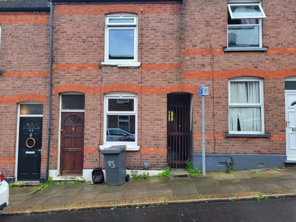 Main image of property: 95 Cambridge Street, LU1