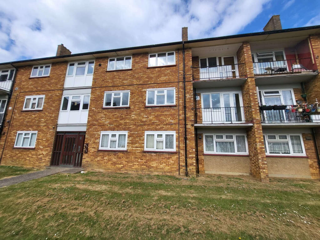 Main image of property: Whipperley Ring, LU1