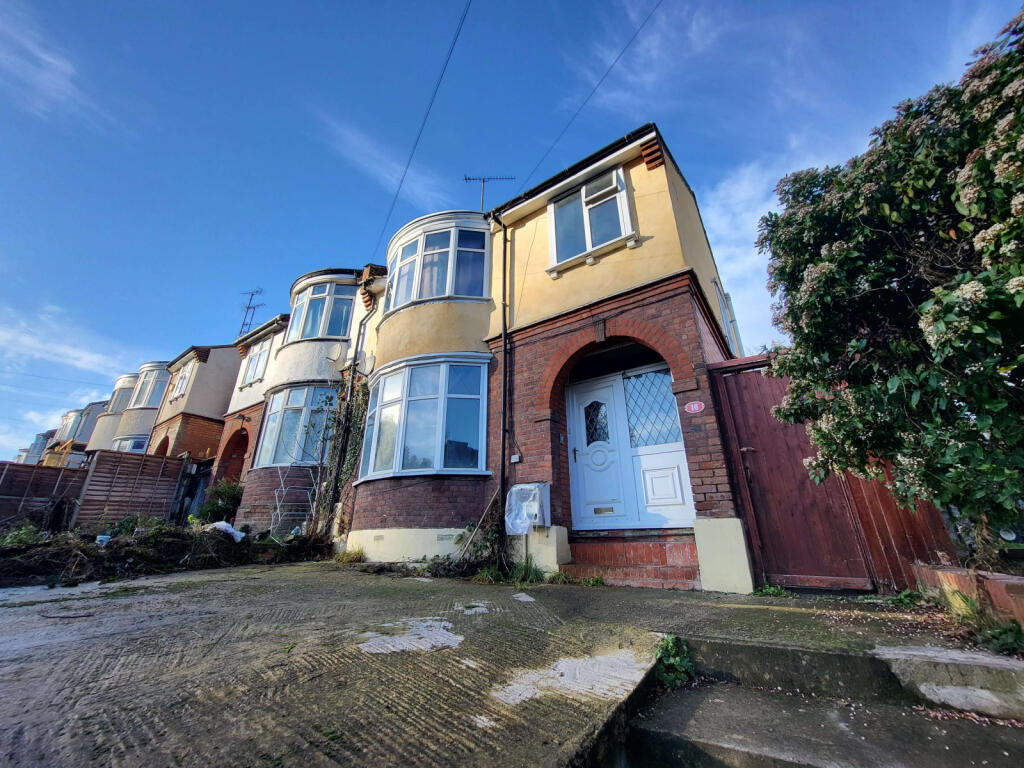 Main image of property: 16 Farley Hill, LU1 5HQ