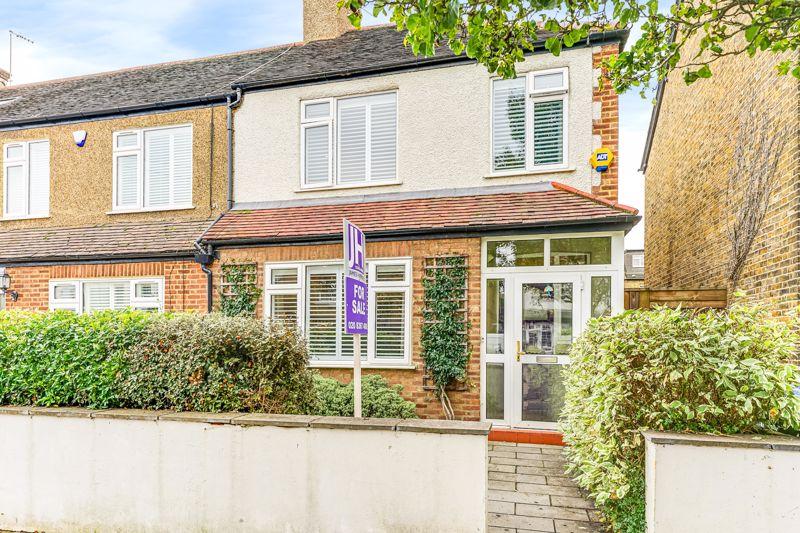 3 bedroom terraced house for sale in Halifax Road, Enfield, EN2