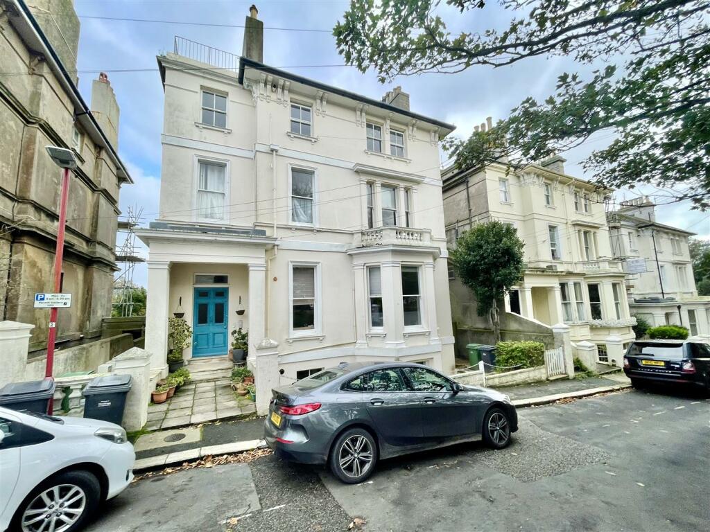 2 bedroom apartment for sale in The Mount, St. LeonardsOnSea, TN38