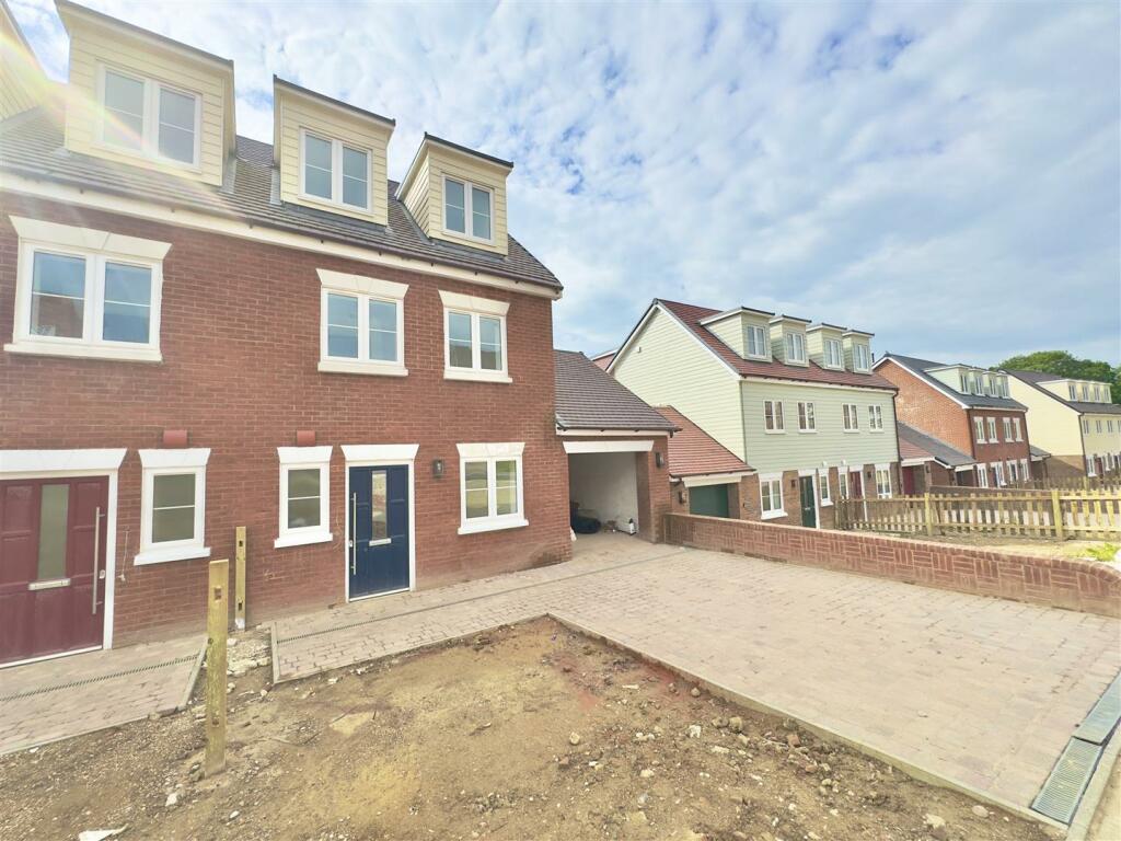 4 bedroom semidetached house for sale in Fern Road, St. LeonardsOnSea, TN38