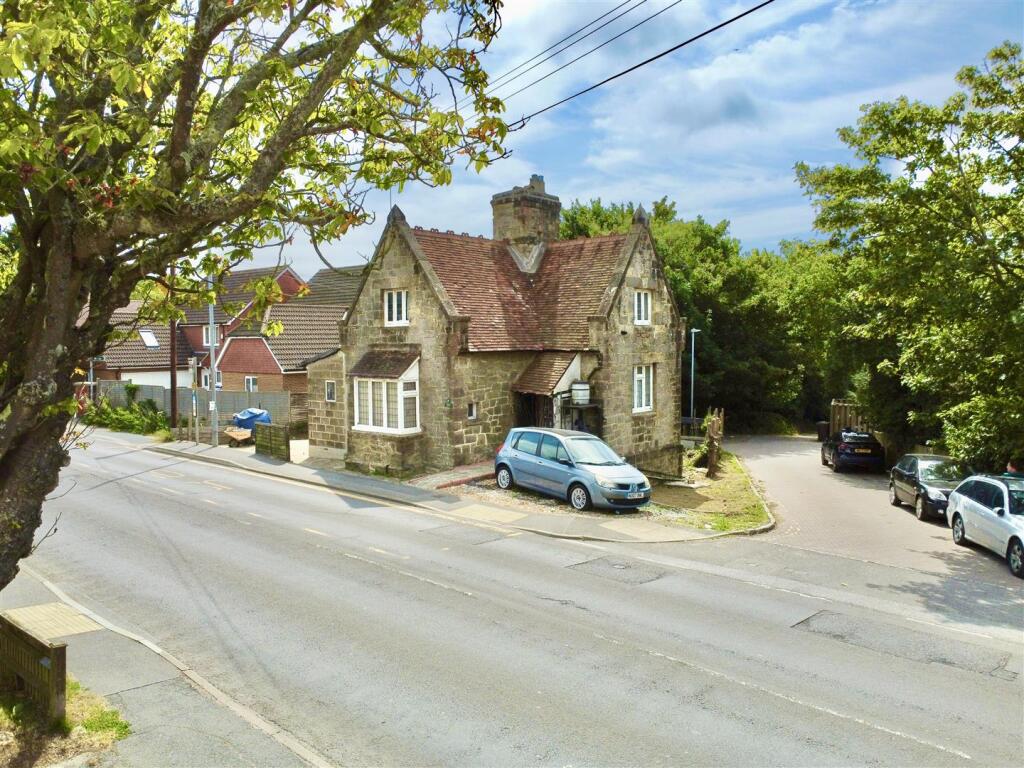 Main image of property: The Ridge, Hastings