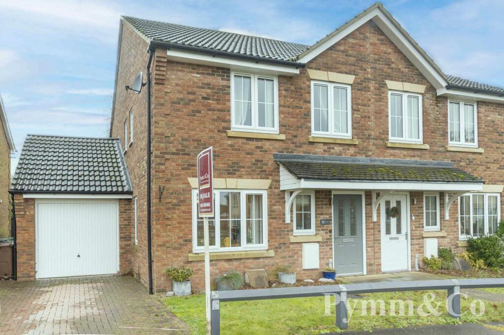 3 bedroom semidetached house for sale in Park View, Horsford, NR10