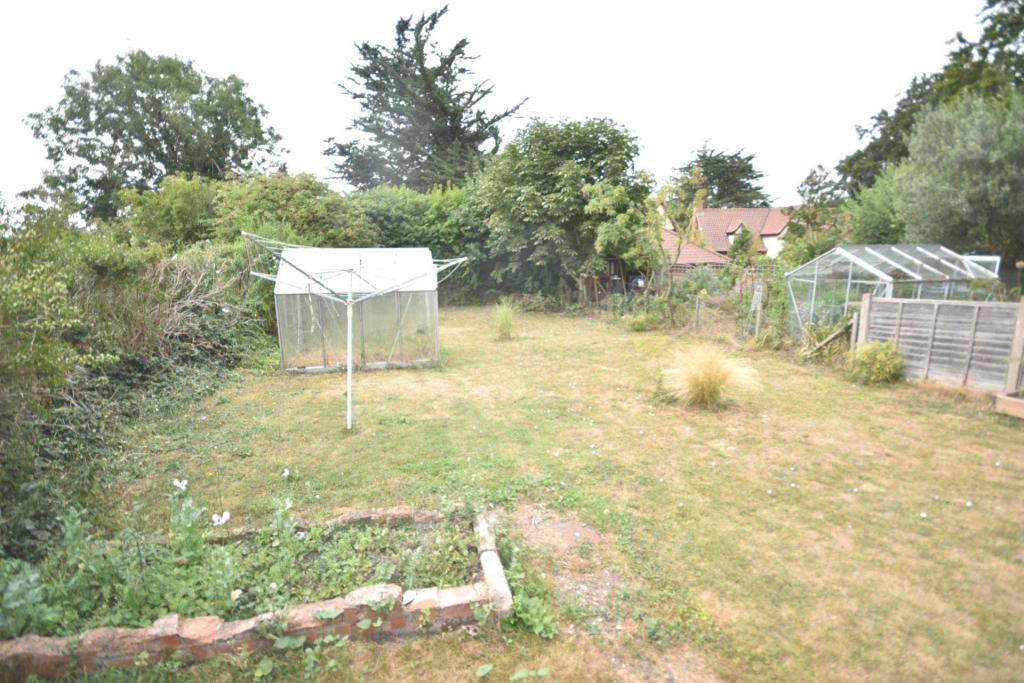 3 bedroom semidetached house for sale in Low Road, Hellesdon, Norwich, NR6