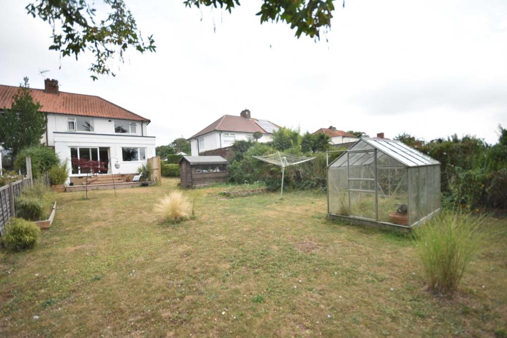 3 bedroom semidetached house for sale in Low Road, Hellesdon, Norwich, NR6