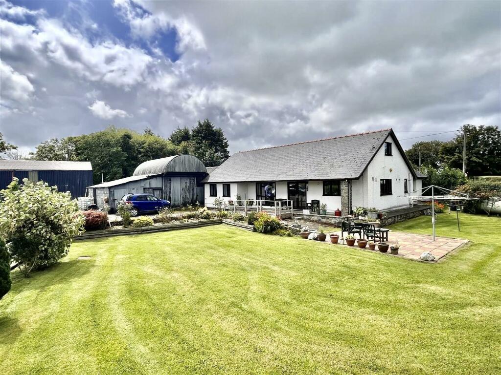 4 bedroom smallholding for sale in Cross Inn, Llandysul, SA44