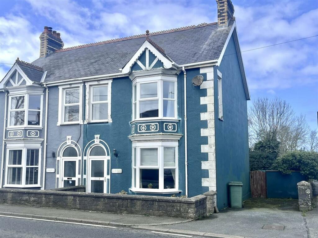 Main image of property: Ffosyffin, Aberaeron