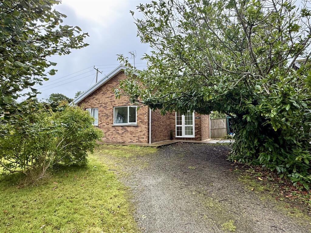 Main image of property: Ciliau Aeron, Lampeter