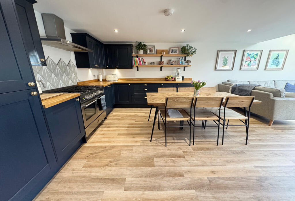 Additional property image - Bankfield Road, Nab Wood, Shipley, West Yorkshire