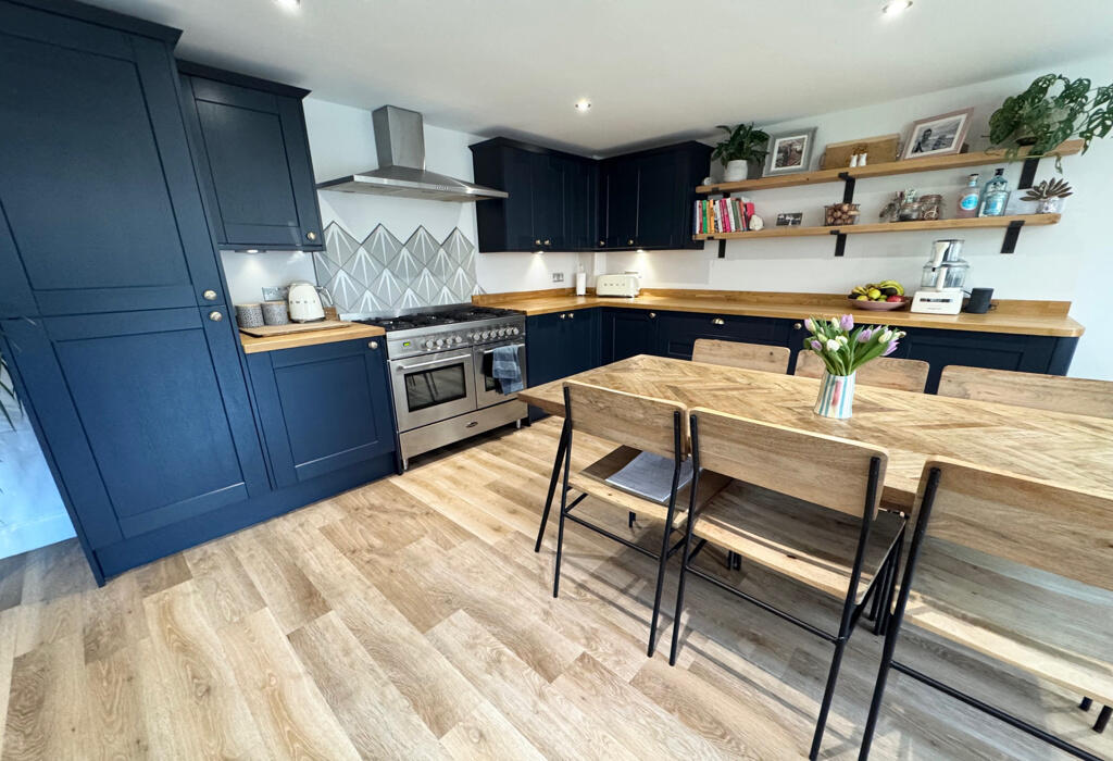 Additional property image - Bankfield Road, Nab Wood, Shipley, West Yorkshire