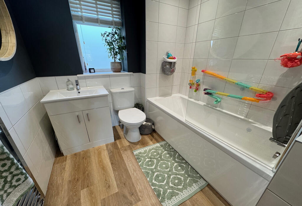 Additional property image - Bankfield Road, Nab Wood, Shipley, West Yorkshire