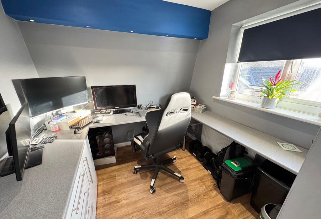 Additional property image - Kirkfields, Baildon, Shipley, West Yorkshire
