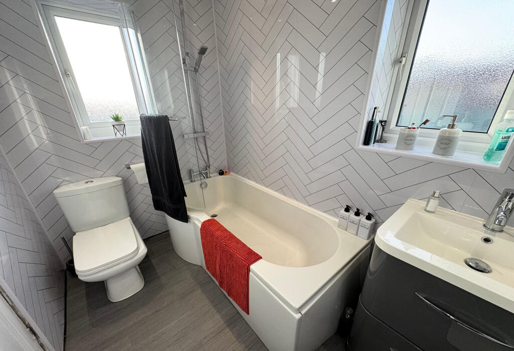 Additional property image - Kirkfields, Baildon, Shipley, West Yorkshire