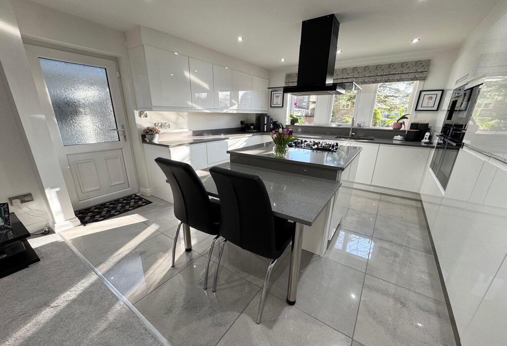 Additional property image - Mandalay, Gilstead Lane, Bingley, West Yorkshire