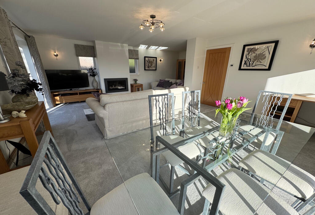 Additional property image - Mandalay, Gilstead Lane, Bingley, West Yorkshire
