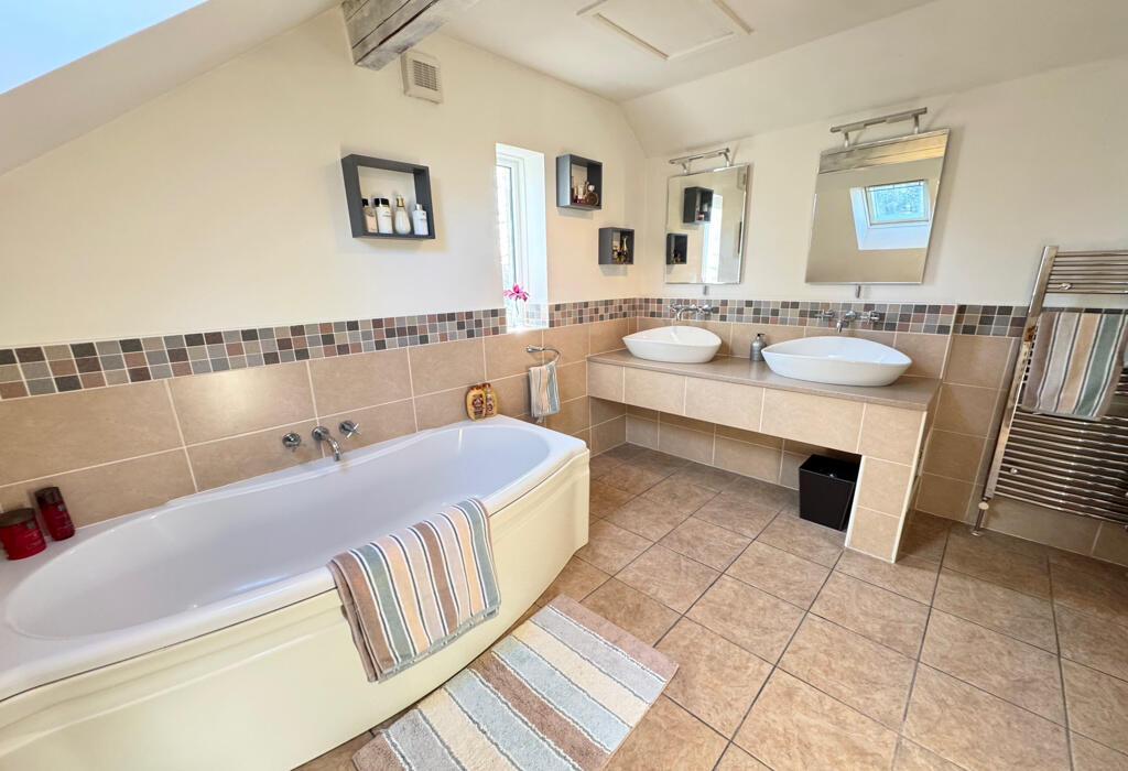 Additional property image - Mandalay, Gilstead Lane, Bingley, West Yorkshire