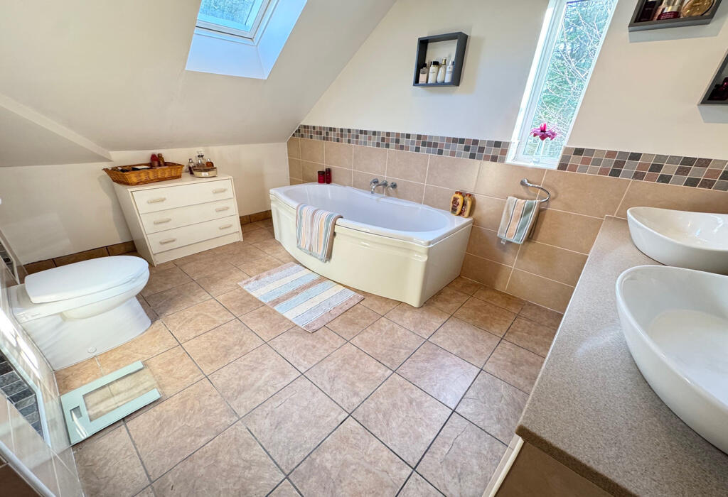 Additional property image - Mandalay, Gilstead Lane, Bingley, West Yorkshire