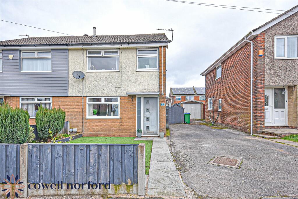 3 bedroom semidetached house for sale in Eafield Avenue, Milnrow