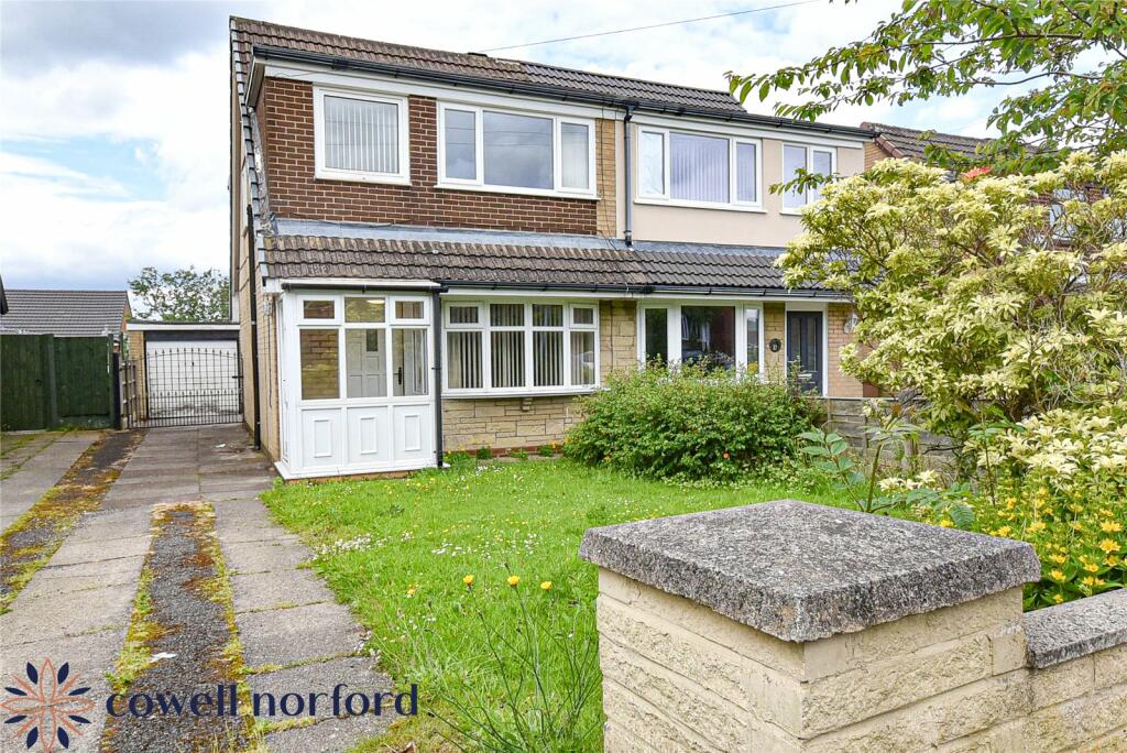 3 bedroom semidetached house for sale in Croft Head Drive, Milnrow