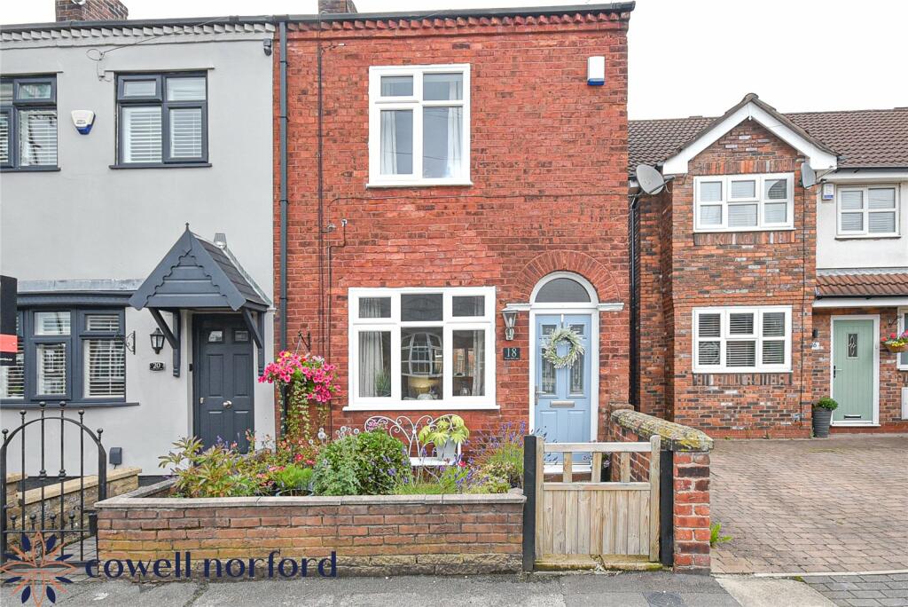 2 bedroom end of terrace house for sale in Vicars Hall Lane, Worsley