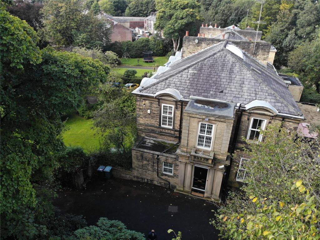 4 bedroom terraced house for sale in Oakenrod Villas, Bury Road