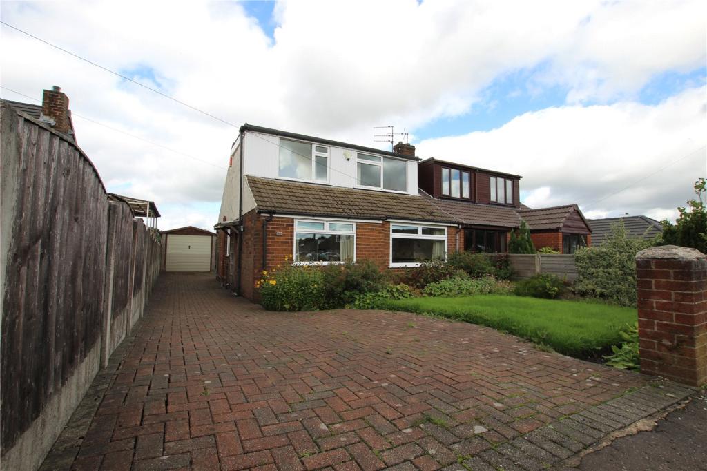 2 bedroom bungalow for sale in Woodlands Road, Milnrow, Rochdale, Greater Manchester, OL16