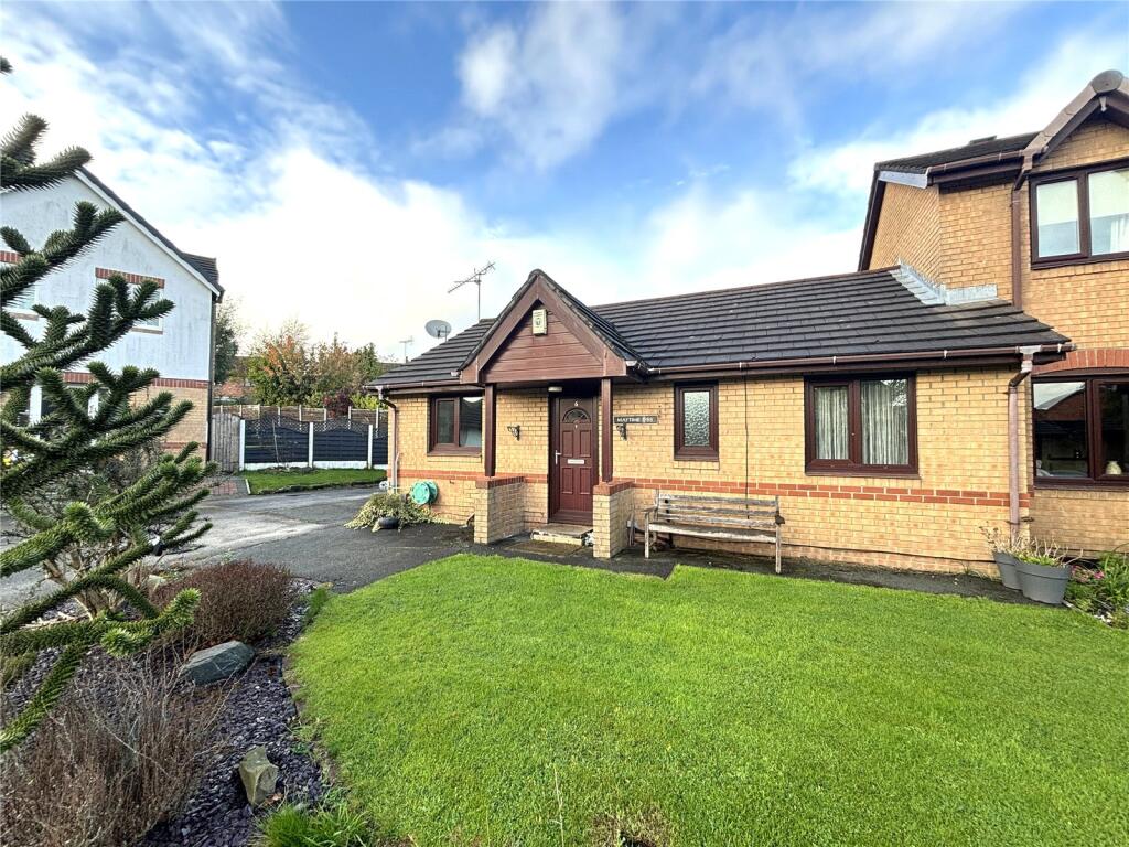 Main image of property: Sun Bank Close, Rochdale, Greater Manchester, OL12
